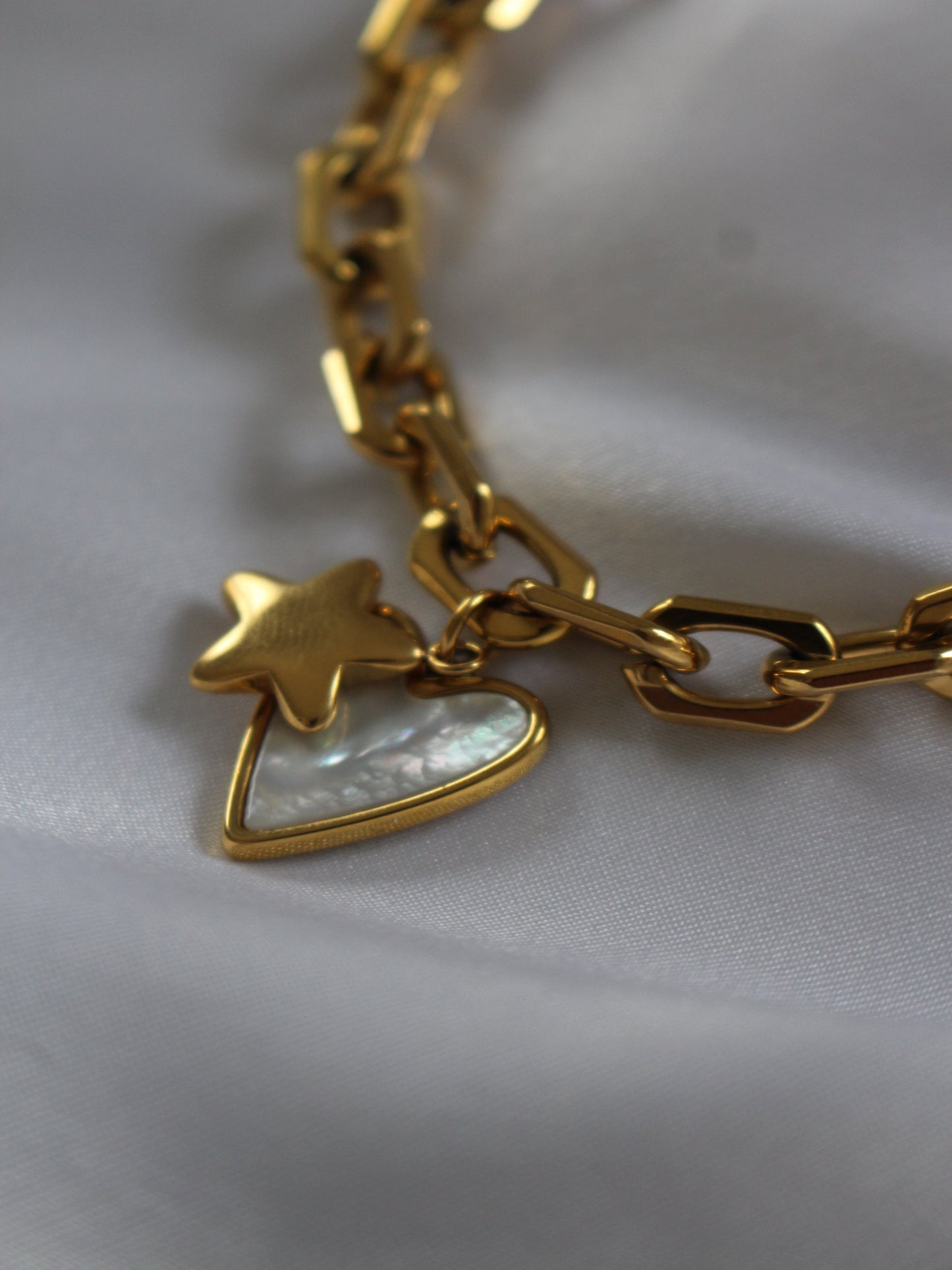 Glossy bracelet