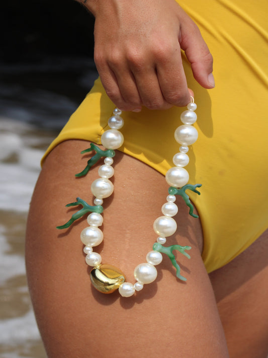 Long Island collier